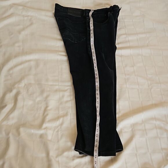 IZOD Men's Denim Jeans Slim Straight, Comfort Fit 36 × 32 Black - Picture 10 of 16